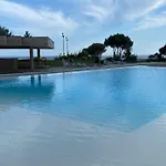 Lujoso Ap Con Piscina Frente Al Mar