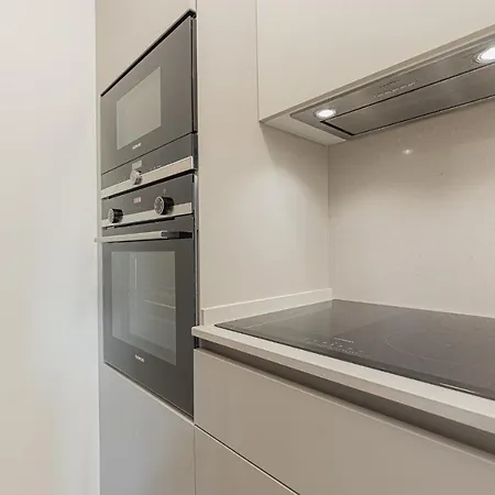 Lujoso Ap Con Piscina Frente Al Mar