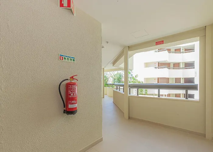 Lujoso Ap Con Piscina Frente Al Mar Apartamento