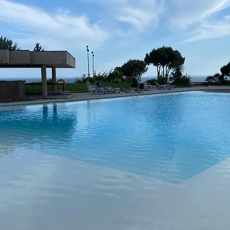 Lujoso Ap Con Piscina Frente Al Mar