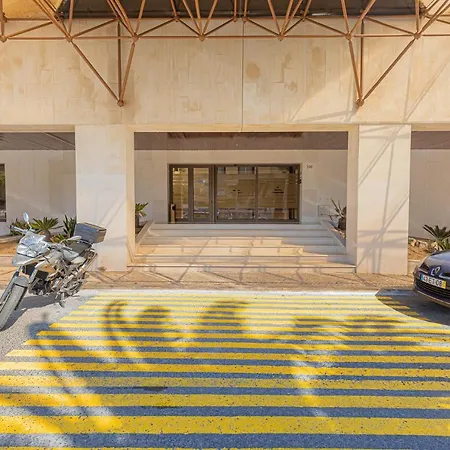 Lujoso Ap Con Piscina Frente Al Mar